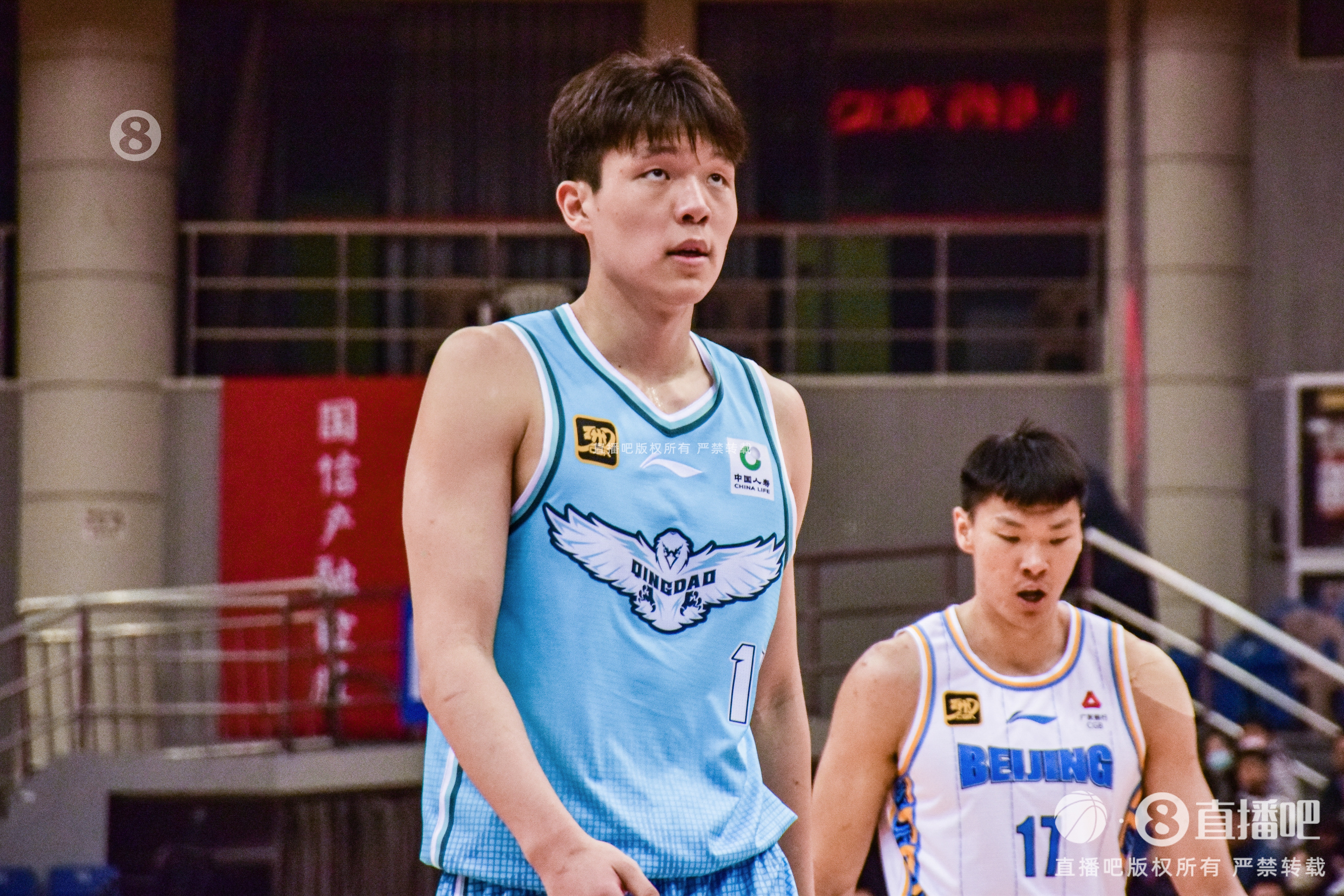 记者:杨瀚森重摔后去医院拍片检查 确诊骨头韧带都没有任何问题